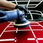 Auto detailing vs myjnia ręczna – różnice, zalety i porady