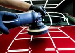 Auto detailing vs myjnia ręczna – różnice, zalety i porady
