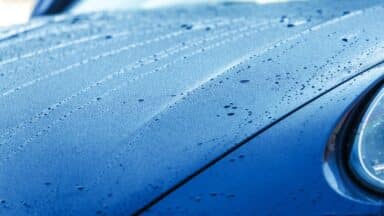 Jak zabezpieczyć lakier samochodu przed zimą – powłoki ceramiczne, folie ochronne i mycie smart
