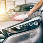 czym różni się zwykłe mycie auta od profesjonalnego detailingu